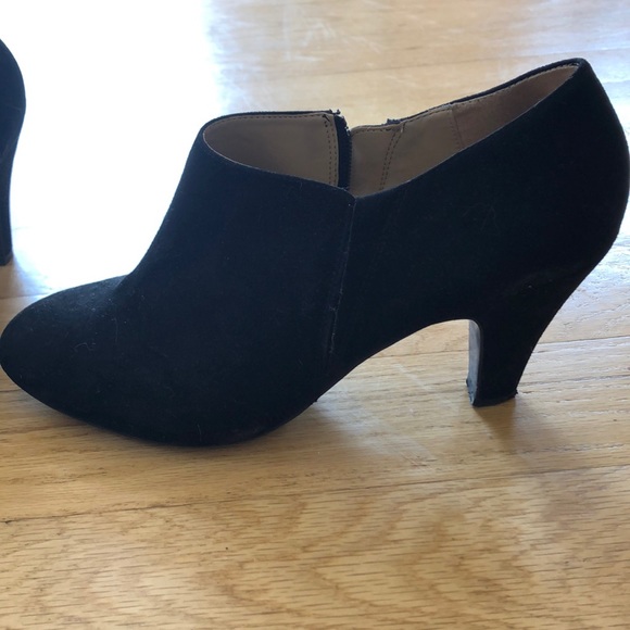 Low rise booties - Picture 2 of 4